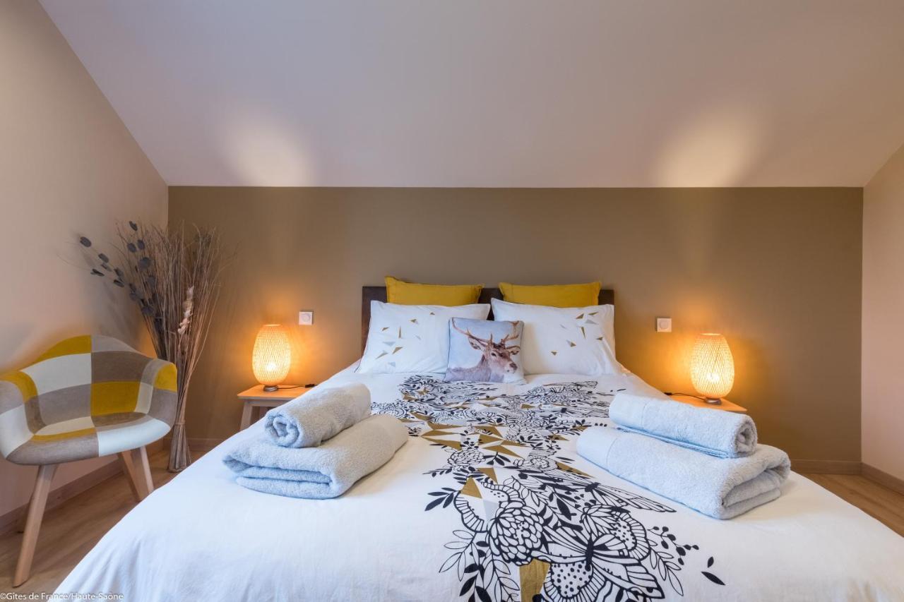Au Domaine Du Cerf Bed & Breakfast Vyans-le-Val Rom bilde
